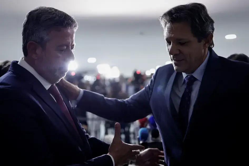 Haddad e Lira discutem isenção do Imposto de Renda para brasileiros