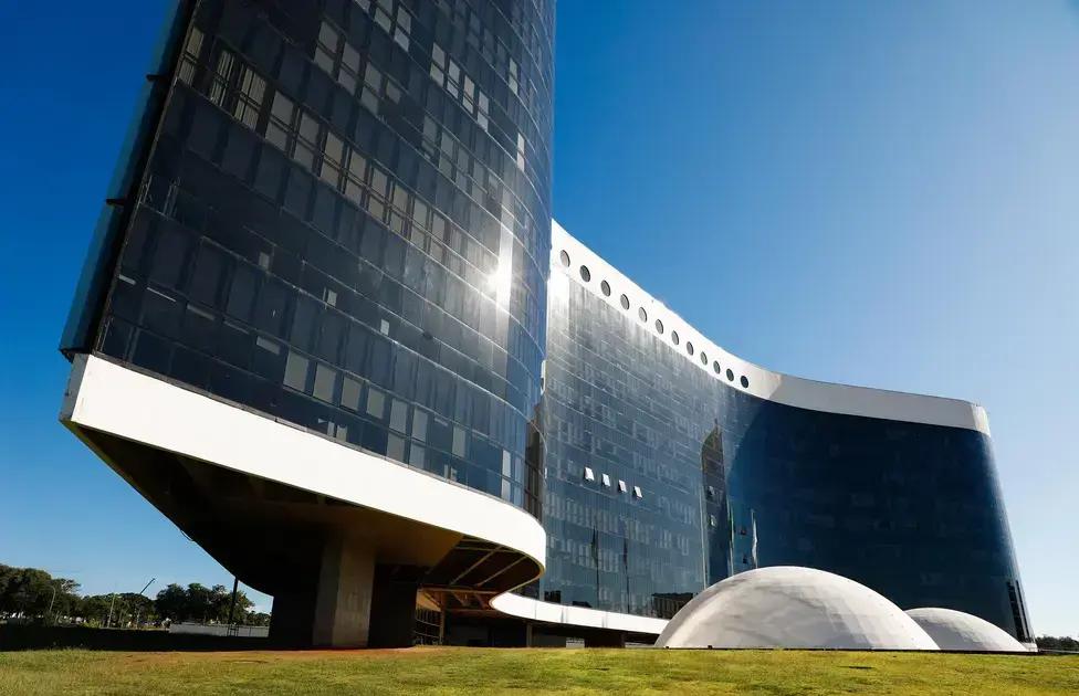 STF valida listas de candidatos homens e mulheres para o TSE