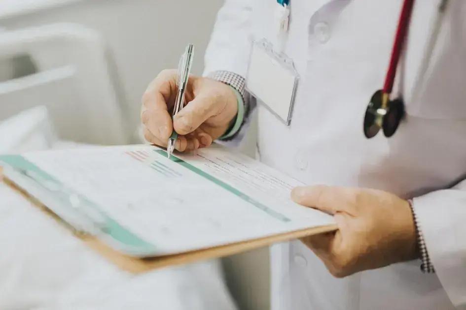 STJ rejeita inclusão de médicos em ação contra hospital por erro