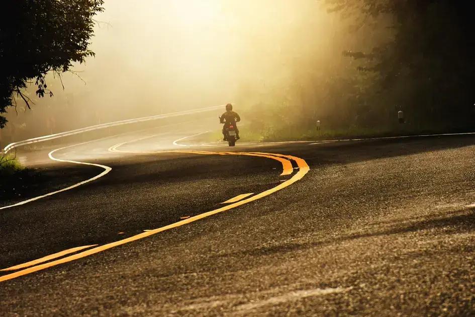 TRT-18 reconhece adicional de periculosidade para vendedores que usam moto