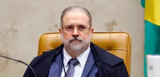 Delegado que pediu busca no celular de Aras é absolvido pela Justiça