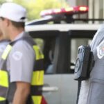 Juíza absolve trio de traficantes por entrada ilegal da polícia