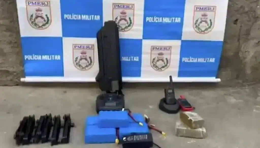 Polícia Militar apreende fuzil antidrone e drogas na Cidade Alta