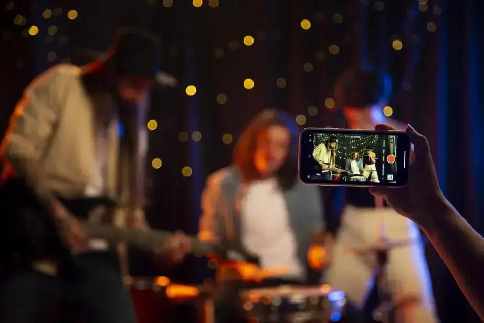 Produtora condenada por roubo de celular em festival de música na capital