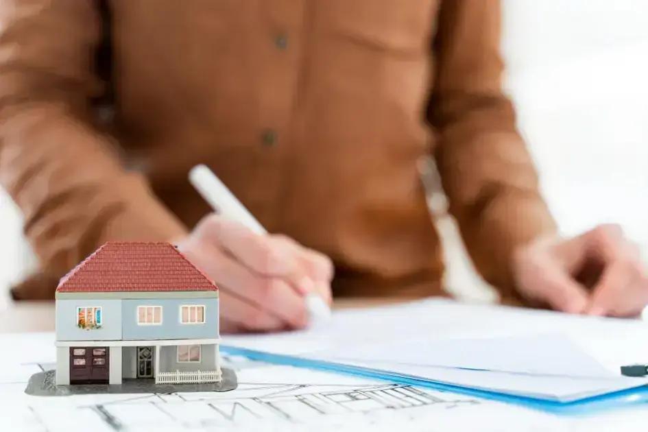 Servidora condenada por favorecer marido com isenção indevida de IPTU
