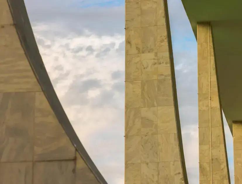 STF suspende multa de R$ 1 milhão por greve dos professores do DF