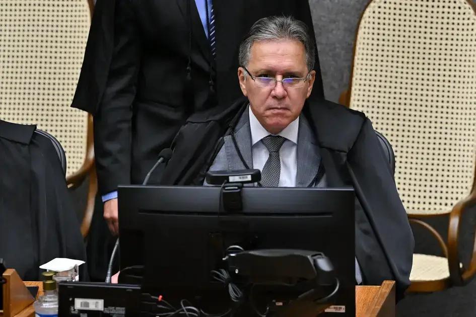 STJ define que fiança bancária suspende crédito não tributário