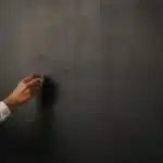 TRT-15 mantém demissão por justa causa de professor por comentários homofóbicos