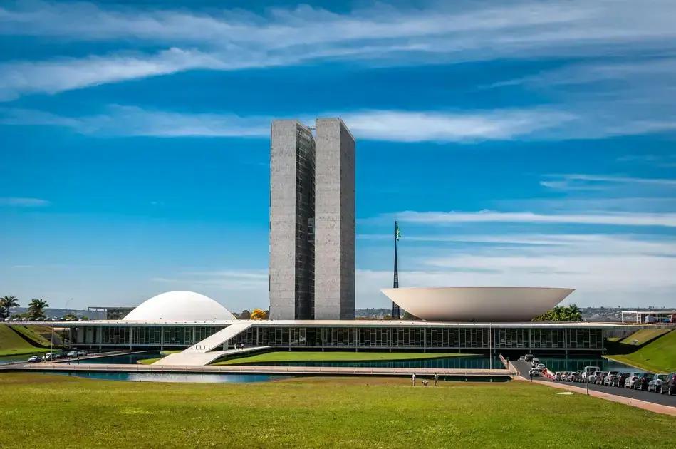 AGU contesta derrubada do ajuste do IOF pelo Congresso Nacional