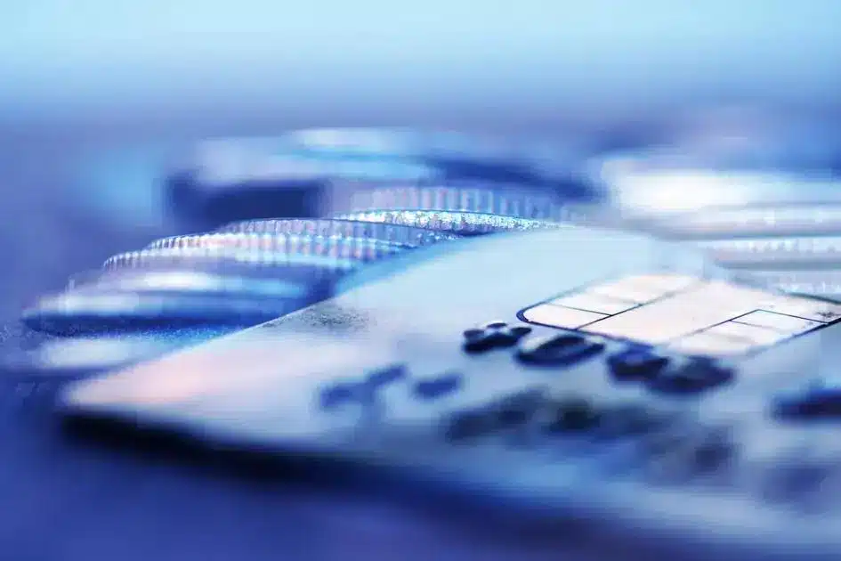 Banco é condenado a indenizar por cobrança indevida de cliente