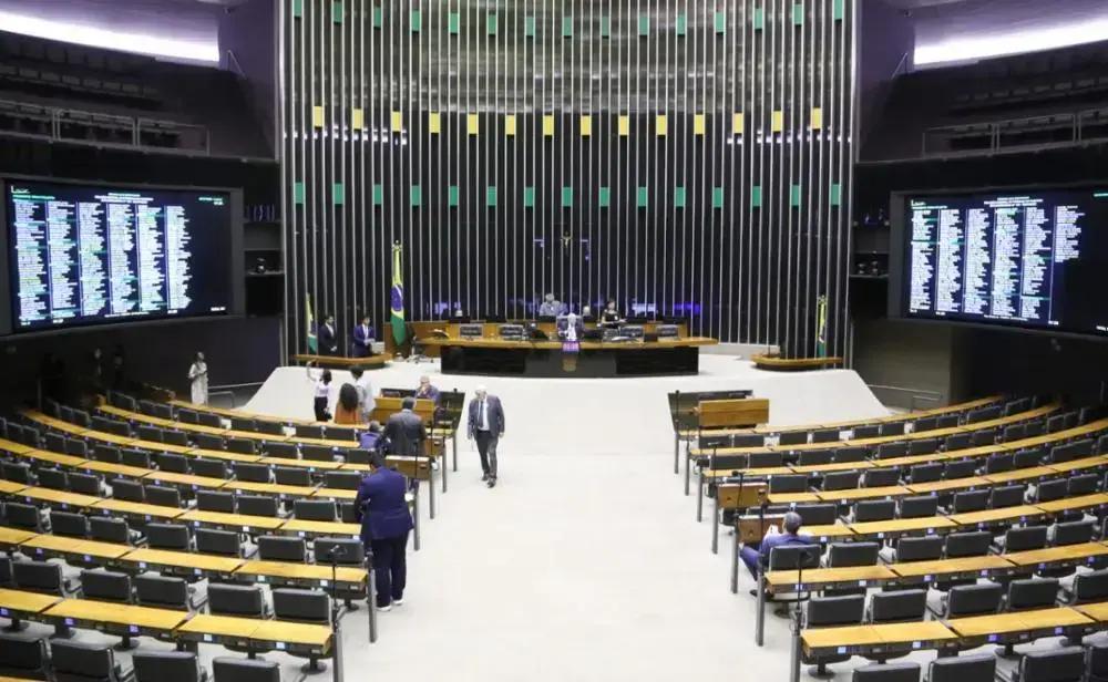 Câmara aprova reforço na proteção de mulheres agredidas por agressores