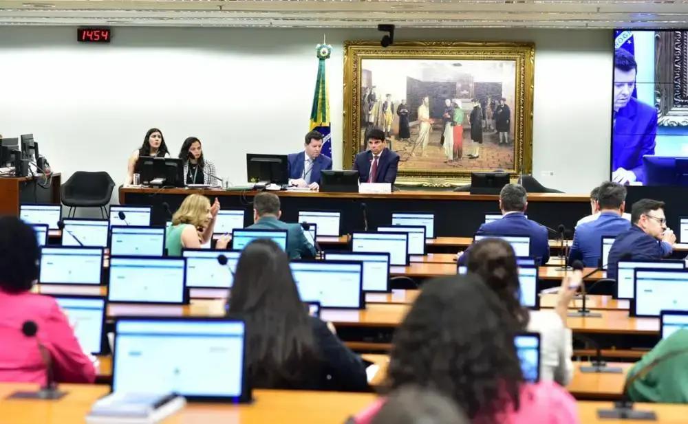 CCJ da Câmara aprova projeto sobre dissolução de casamento por morte presumida