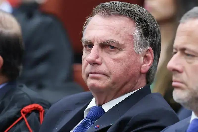 Defesa de Bolsonaro nega descumprimento de medidas cautelares do STF