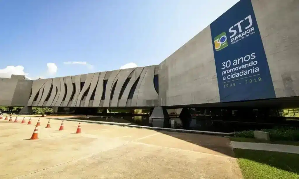 Indenização por rompimento de contrato pode beneficiar empresas prestadoras de serviços