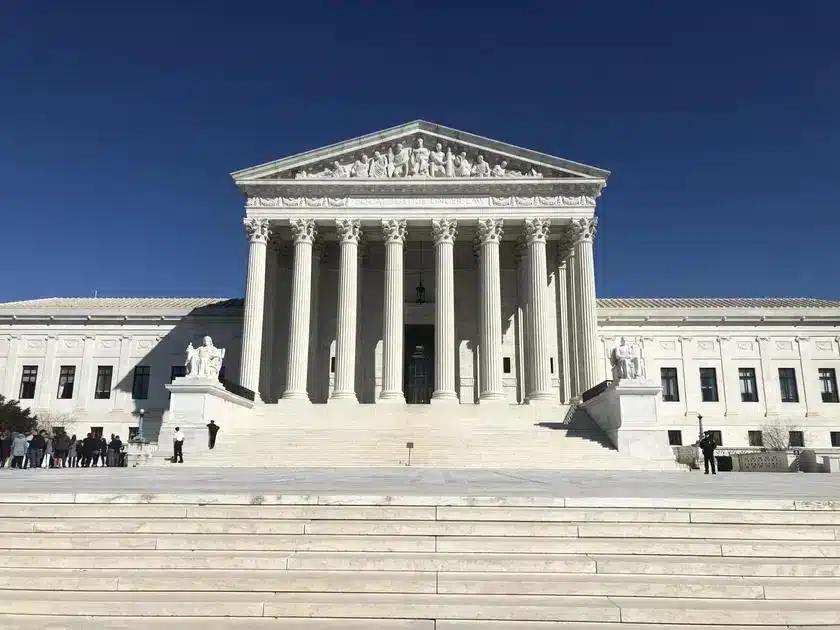 Suprema Corte dos EUA suspende lei da Flórida sobre imigração ilegal