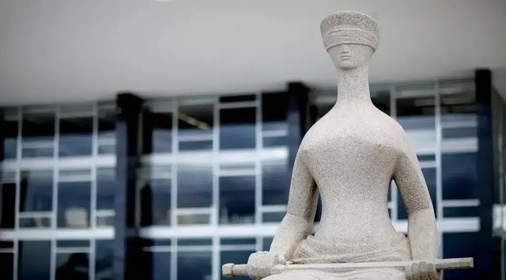 Supremo Tribunal Federal Interroga Réus em Caso de Tentativa de Golpe