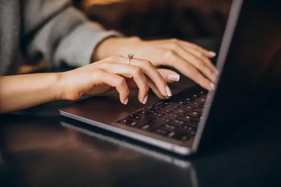 TST nega indenização por software criado por gerente de logística