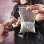Variedade de drogas não justifica prisão preventiva, afirma STJ