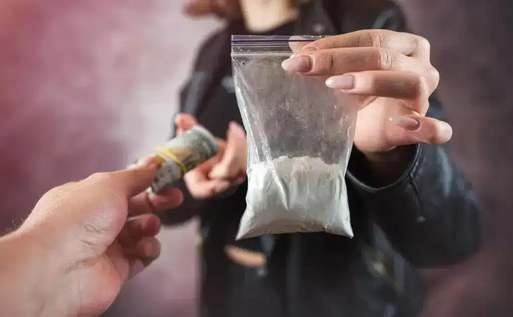 Variedade de drogas não justifica prisão preventiva, afirma STJ