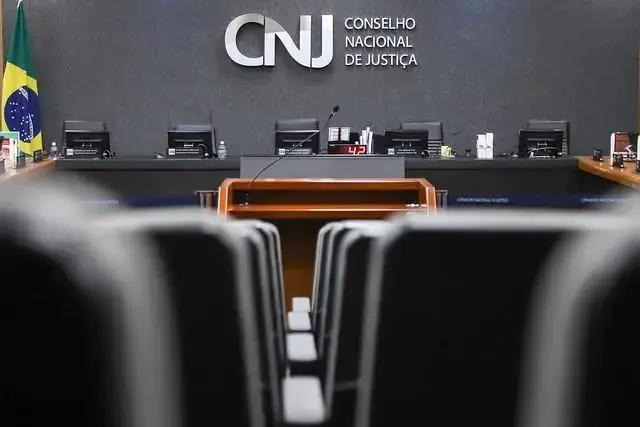 Conselheiros se reúnem na 10.ª Sessão Ordinária do CNJ