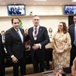 Luís Roberto Barroso recebe medalha Raymundo Faoro em cerimônia do STF