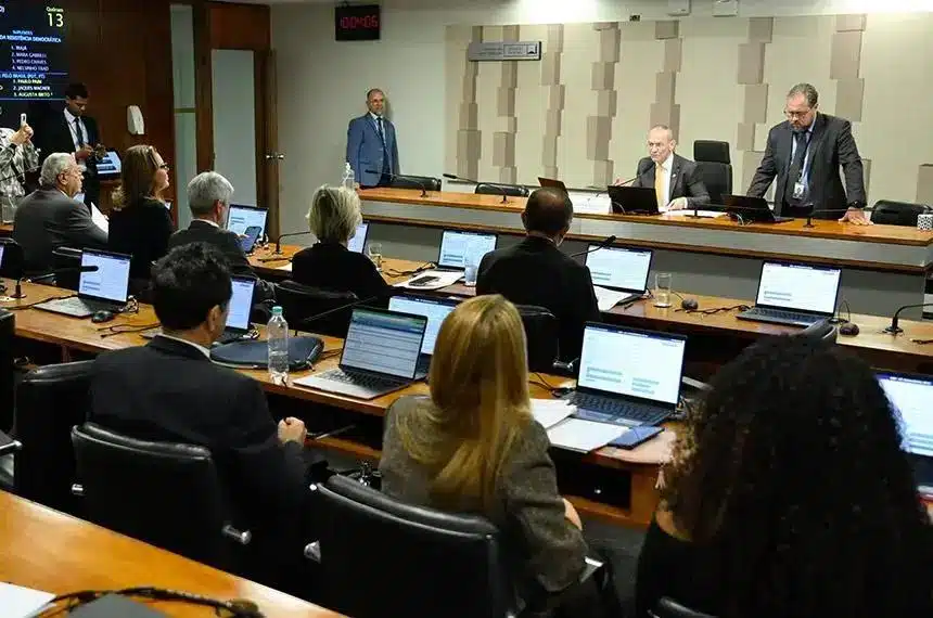 Projeto de Lei sobre guarda compartilhada de pets avança no Senado