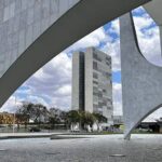 Proposta orçamentária de 2026 é discutida na Comissão Mista de Orçamento