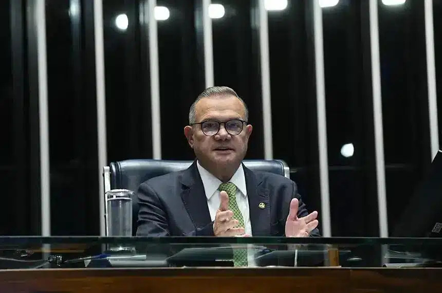Wellington Fagundes critica moratória e defende investimentos em ferrovias