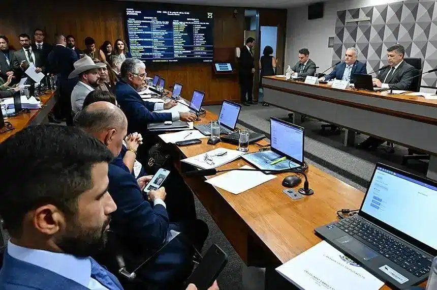 CPMI do INSS solicita prisão preventiva de 21 envolvidos em fraudes