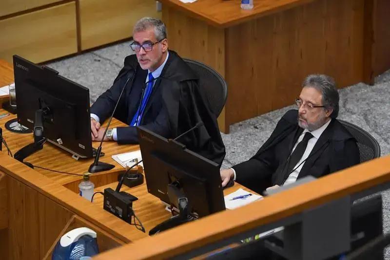 STJ reafirma nulidade por uso injustificado de algemas no interrogatório